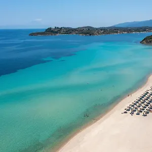 https://antigoni-beach-hotel-suites.hotelschalkidiki.net